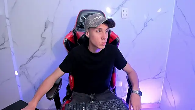 LittleDanny  online show from 23, 4, 2026