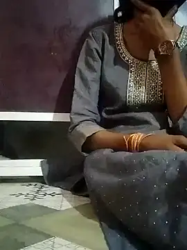 Idhika Handoo online show from 8, 9, 2025