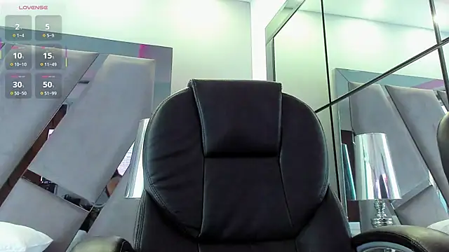 Snapshot of Abril_monroe_ chatting on 15, 11, 2025 Abril monroe online show from 15, 11, 2025