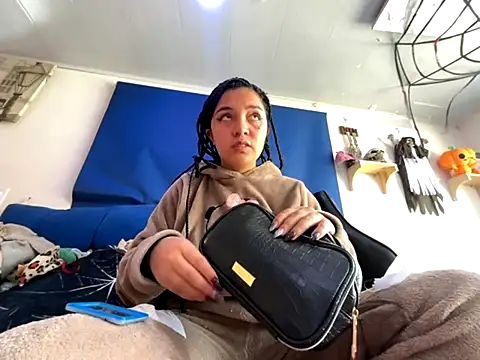 Snapshot of amanne_misa chatting on 10, 10, 2025 amanne misa online show from 10, 10, 2025