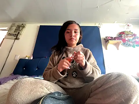 Snapshot of amanne_misa chatting on 15, 12, 2025 amanne misa online show from 15, 12, 2025