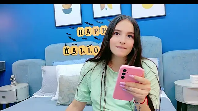 Snapshot of Ashley_Evans22 chatting on 27, 10, 2025 Ashley Evans22 online show from 27, 10, 2025