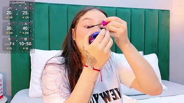 Snapshot of Ashley_Evans22 chatting on 8, 1, 2026 Ashley Evans22 online show from 8, 1, 2026