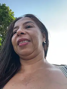 maleja23 online show from 15, 4, 2026