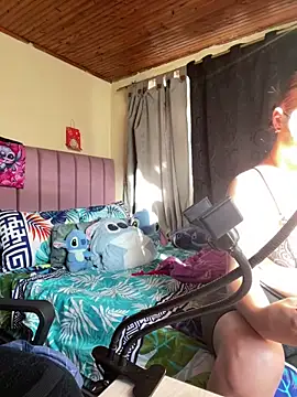 CoraVibes online show from 17, 12, 2025