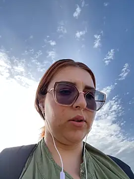 CoraVibes online show from 22, 4, 2026