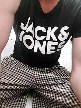 Snapshot of Hahahhdsj112 chatting on 4, 10, 2025 Hahahhdsj112 online show from 4, 10, 2025