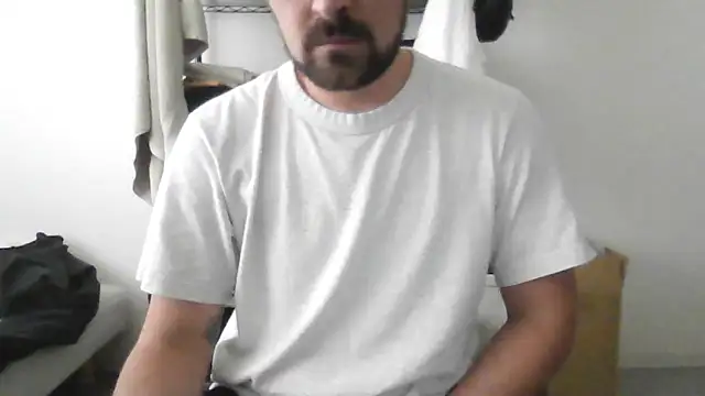 Snapshot of hornyjoe_xxx chatting on 1, 12, 2025 hornyjoe xxx online show from 1, 12, 2025