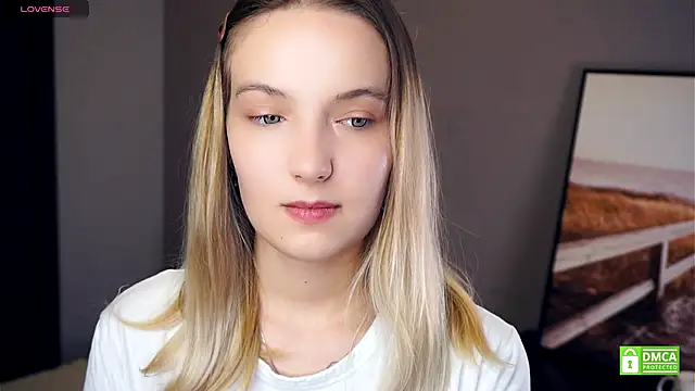 Snapshot of HongTomczak chatting on 23, 9, 2025 HongTomczak online show from 23, 9, 2025