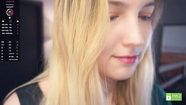 Snapshot of HongTomczak chatting on 10, 10, 2025 HongTomczak online show from 10, 10, 2025