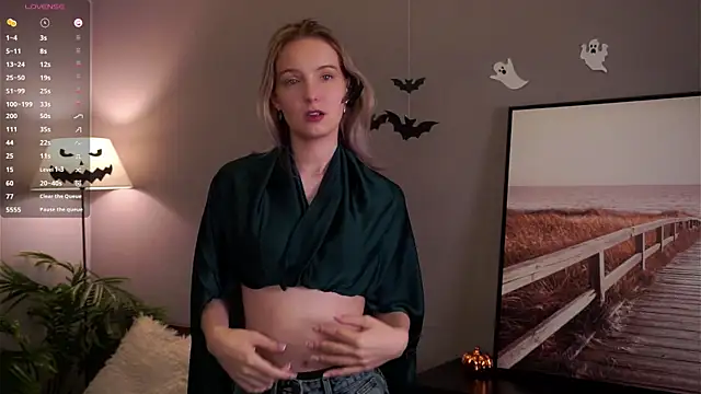 Snapshot of HongTomczak chatting on 17, 11, 2025 HongTomczak online show from 17, 11, 2025