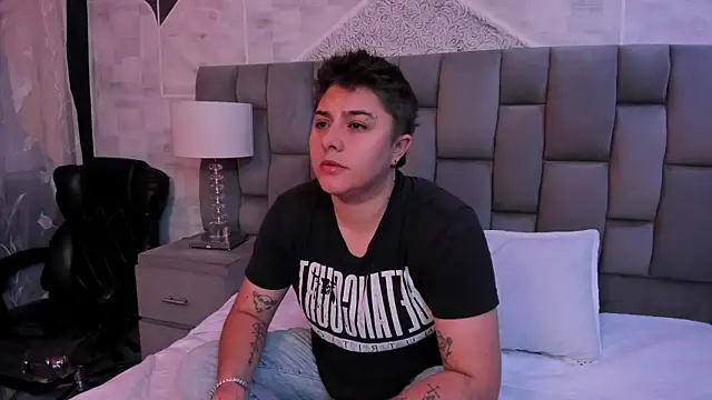 Snapshot of IanGilbert chatting on 19, 12, 2025 IanGilbert online show from 19, 12, 2025