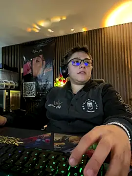 Snapshot of IanGilbert chatting on 20, 12, 2025 IanGilbert online show from 20, 12, 2025