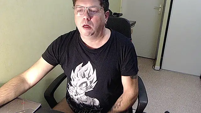 Snapshot of blueandwhite1 chatting on 27, 11, 2025 blueandwhite1 online show from 27, 11, 2025