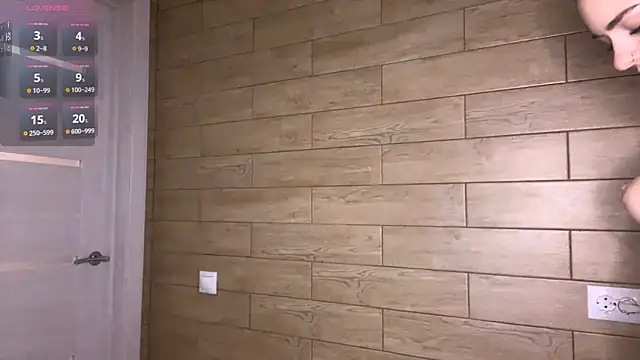 TianaWidell online show from 15, 12, 2025