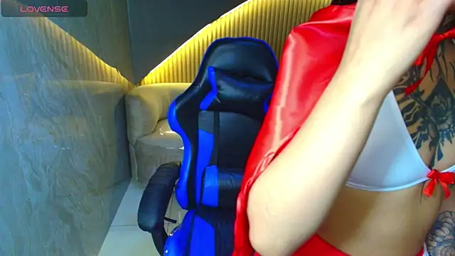 Snapshot of roux_r chatting on 11, 2, 2026 roux r online show from 11, 2, 2026