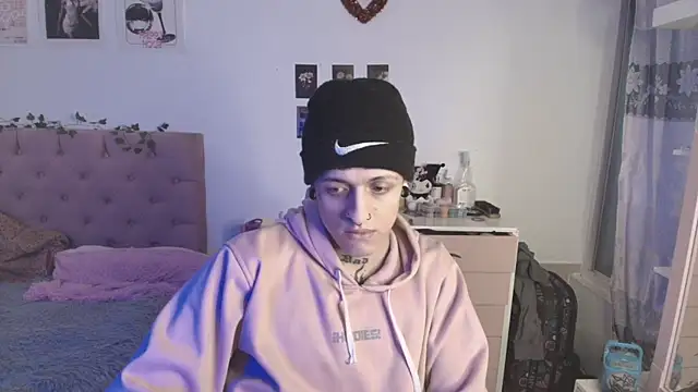 2cyboy  online show from 13, 10, 2025