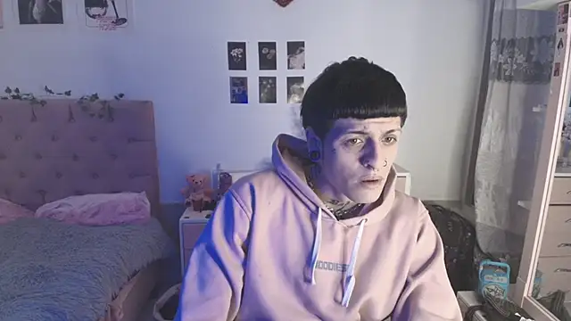 2cyboy  online show from 14, 10, 2025