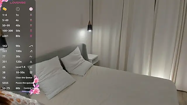 SirenaOstrem online show from 30, 10, 2025