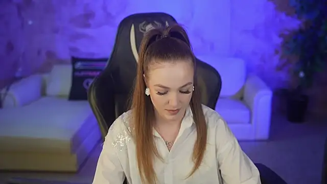 Ella 054 online show from 2, 11, 2025