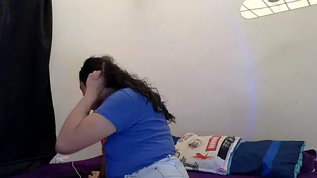 Snapshot of Ariana_rodriguez_0 chatting on 13, 10, 2025 Ariana rodriguez 0 online show from 13, 10, 2025