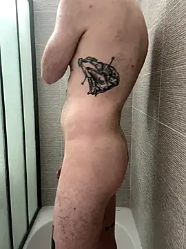 Snapshot of TomieSoichi chatting on 27, 11, 2025 TomieSoichi online show from 27, 11, 2025