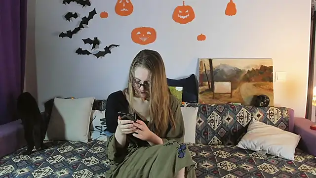 WonderConnie1 online show from 28, 10, 2025