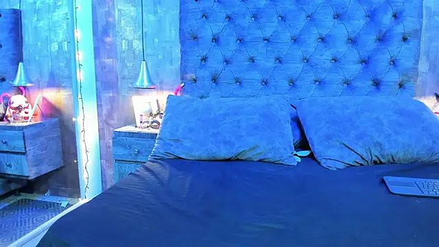 yiyisandoval online show from 20, 11, 2025