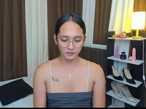 Snapshot of URHottestAngel chatting on 2, 10, 2025 URHottestAngel online show from 2, 10, 2025