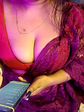 Snapshot of monaa-darling chatting on 9, 10, 2025 monaa-darling online show from 9, 10, 2025