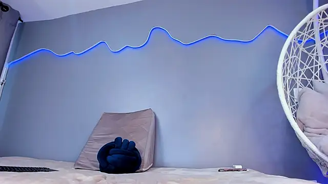 Snapshot of AlinaSweett_ chatting on 24, 11, 2025 AlinaSweett online show from 24, 11, 2025