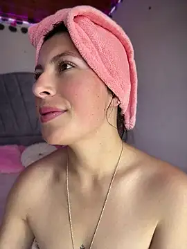 Mia salinass online show from 22, 5, 2026