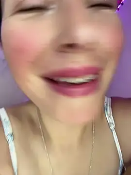 Mia salinass online show from 23, 5, 2026