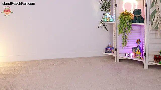 Snapshot of Island_Peach chatting on 30, 5, 2026 Island Peach online show from 30, 5, 2026