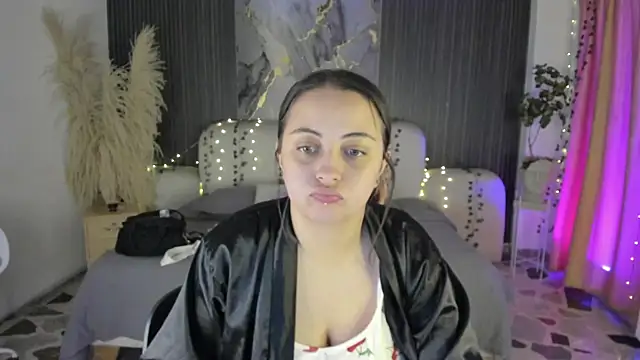 SarahCastro1  online show from 4, 4, 2026