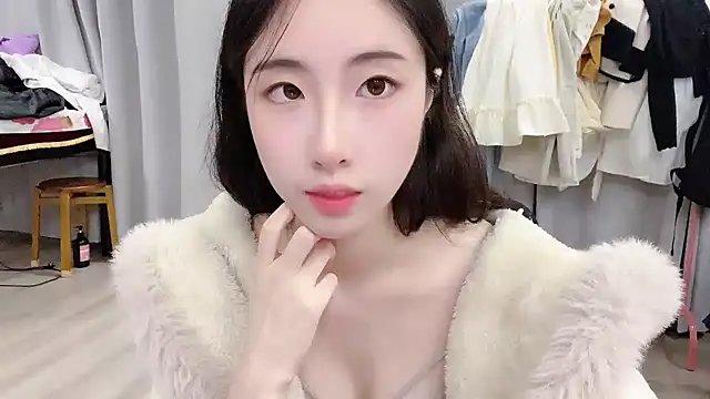 Snapshot of Freya7777 chatting on 12, 10, 2025 Freya7777 online show from 12, 10, 2025