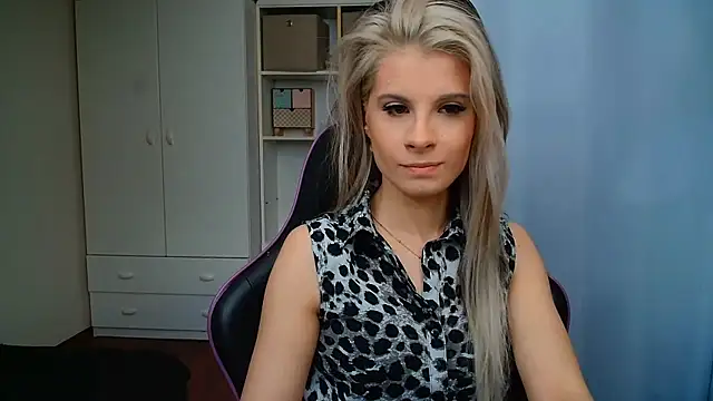 KristineGlow online show from 1, 6, 2026
