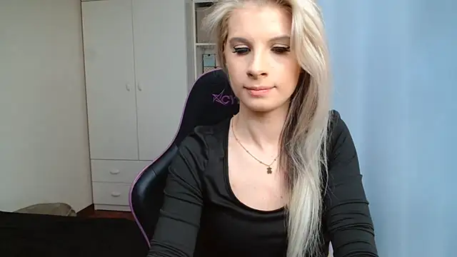 KristineGlow online show from 8, 6, 2026