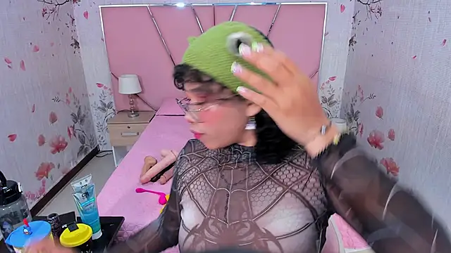 SafiroAgataaa online show from 13, 9, 2025