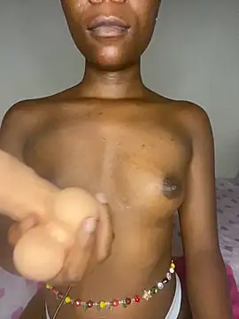 Snapshot of Crazyqueenxxx chatting on 14, 10, 2025 Crazyqueenxxx online show from 14, 10, 2025