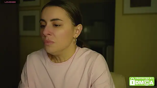 Snapshot of KateCarrey chatting on 6, 11, 2025 KateCarrey online show from 6, 11, 2025