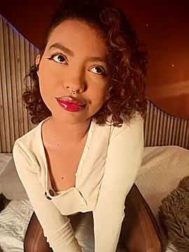 Snapshot of Nina_Kinky chatting on 8, 11, 2025 Nina Kinky online show from 8, 11, 2025