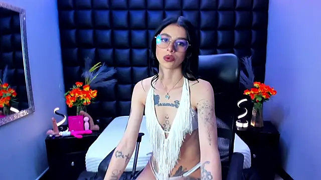 Dulce Miaa  online show from 17, 6, 2026