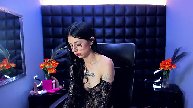 Dulce Miaa  online show from 19, 6, 2026