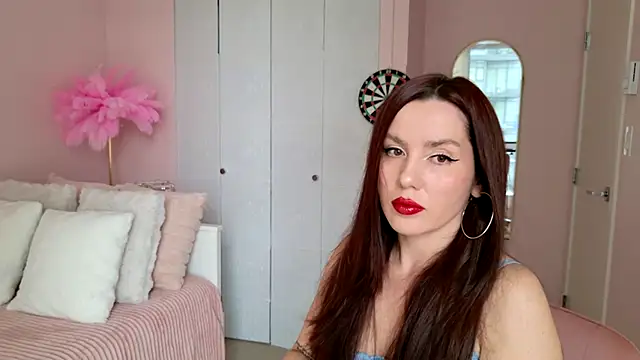 Snapshot of SirenSwitch chatting on 5, 11, 2025 SirenSwitch online show from 5, 11, 2025