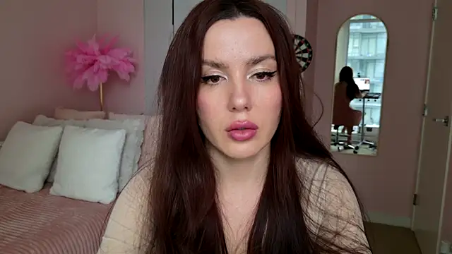 Snapshot of SirenSwitch chatting on 12, 11, 2025 SirenSwitch online show from 12, 11, 2025