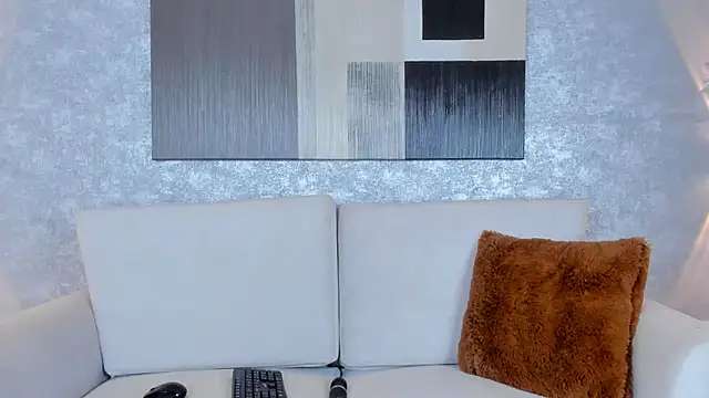Lucia jane online show from 30, 6, 2026