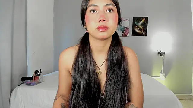 Snapshot of KimTayloor1 chatting on 24, 11, 2025 KimTayloor1 online show from 24, 11, 2025