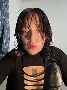 Snapshot of aliciia_23 chatting on 27, 10, 2025 aliciia 23 online show from 27, 10, 2025