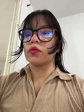 Snapshot of aliciia_23 chatting on 6, 11, 2025 aliciia 23 online show from 6, 11, 2025